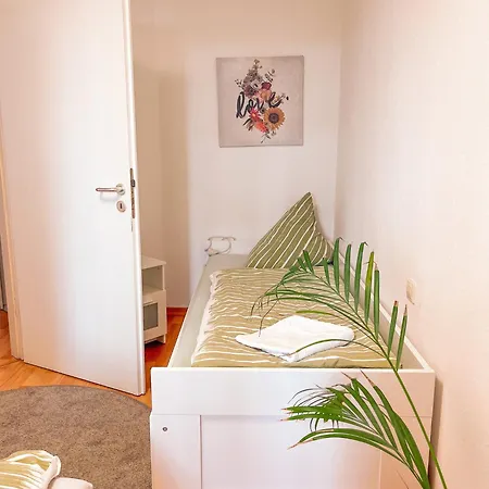 Apartment 2 Mit Terrasse Und Tiefgaragenstellplatz In Zentrum Von