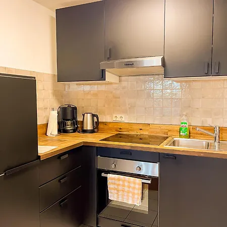 2 Mit Terrasse Und Tiefgaragenstellplatz In Zentrum Von Apartment *